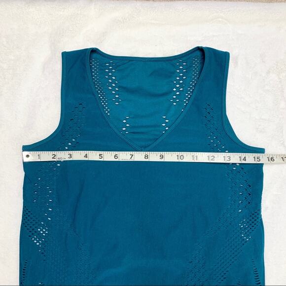 FABLETICS Adra Teal Laser Cut Seamless V-Neck Tank Top size XS - Picture 10 of 12
